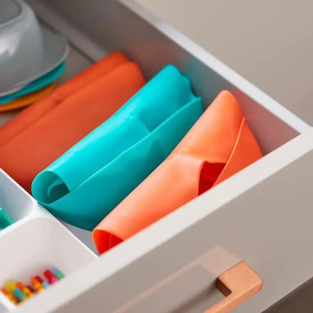 Tommee Tippee Слюнявчик Roll’n’ Go Bib 6+ мес