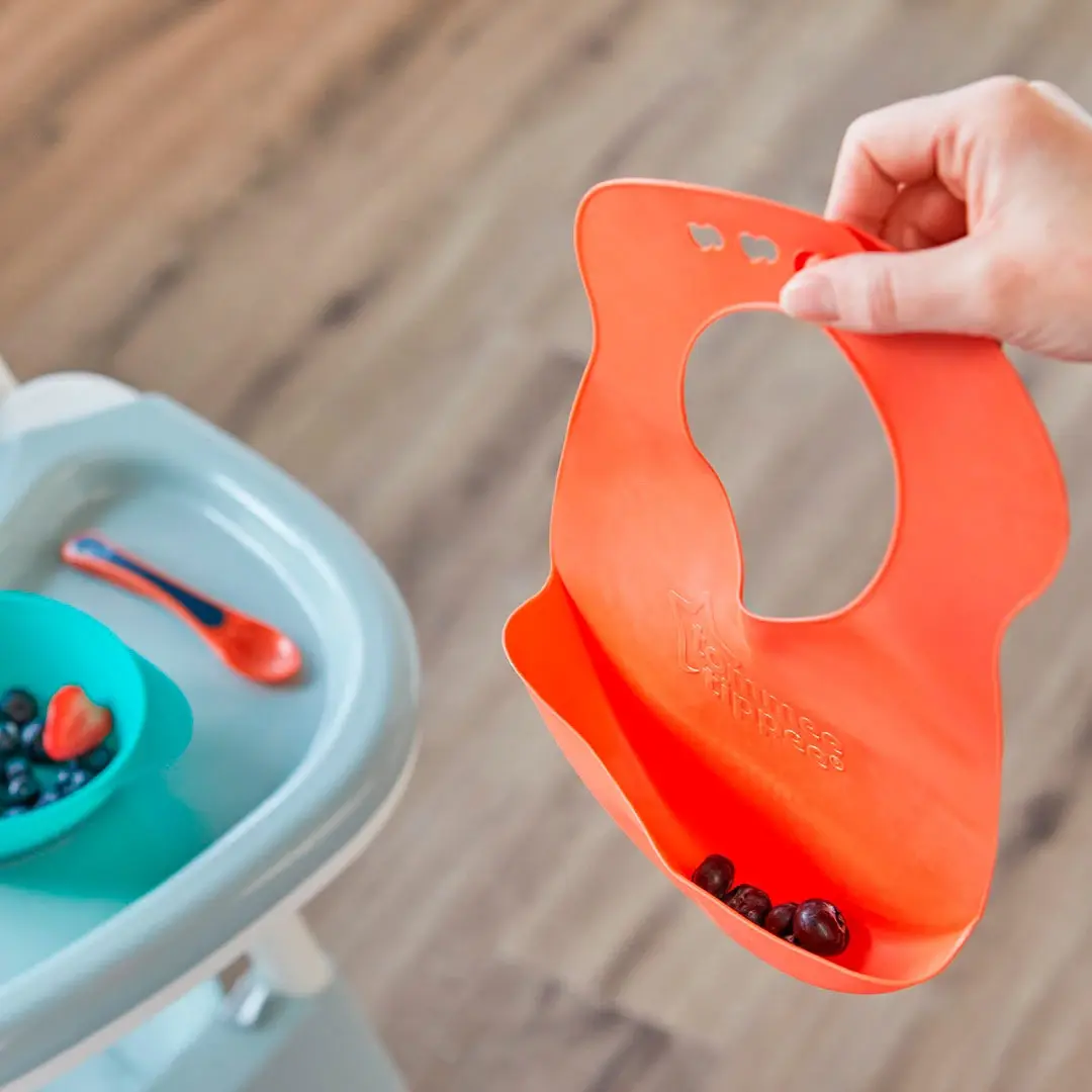 Tommee Tippee Слюнявчик Roll’n’ Go Bib 6+ мес