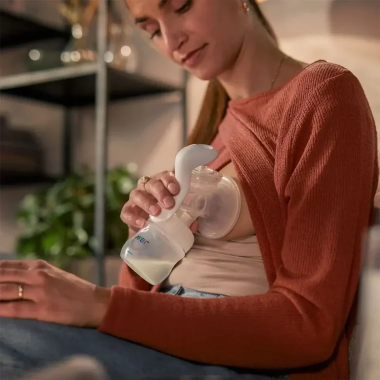 Philips Avent Ручной молокоотсос Natural с бутылочкой SCF430/10